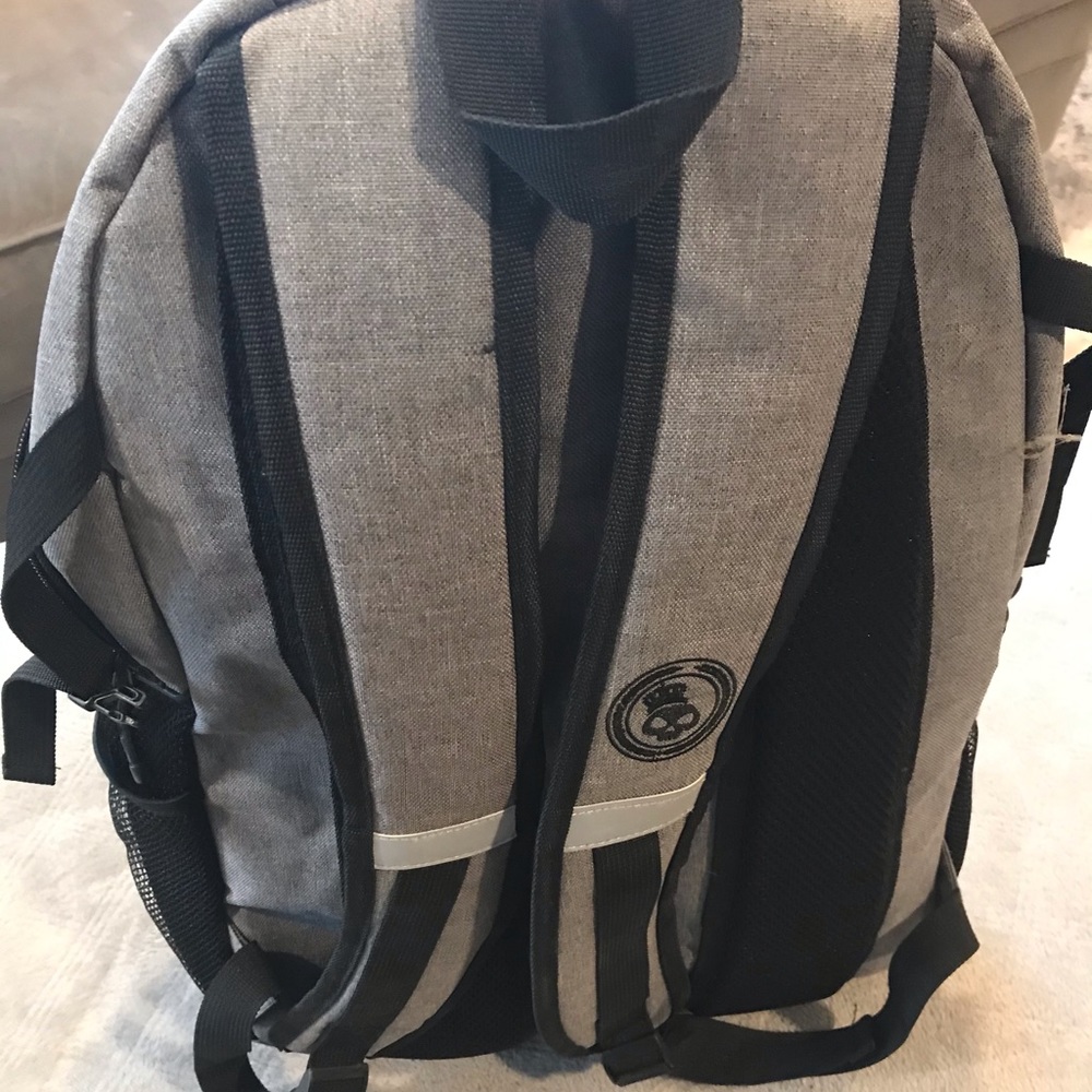 Backpack Essential!! - image 3